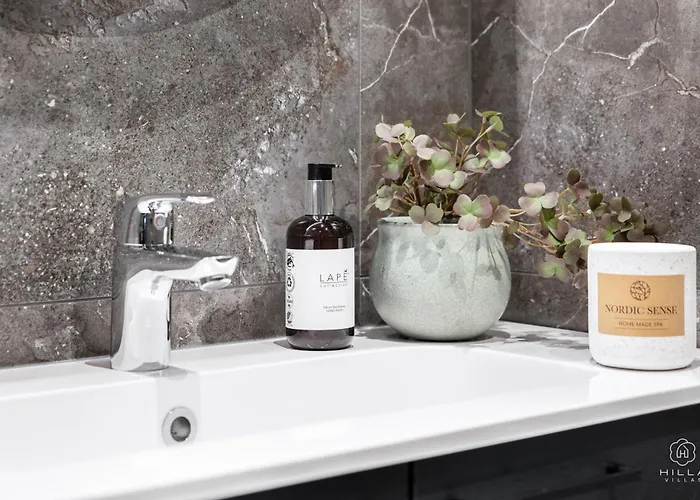 Levin Lyhty Camilla C4 By Hilla * Levi